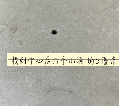 云南瓷砖空鼓维修公司专业解答在瓷砖铺贴过程中，如果砂料搅拌不均匀，将会带来以下问题